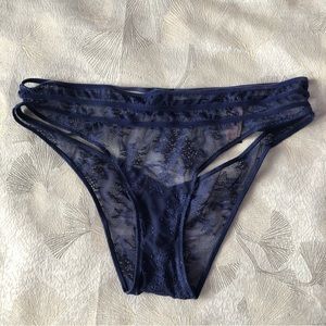 Victorias Secret navy blue lace velvet panty L New